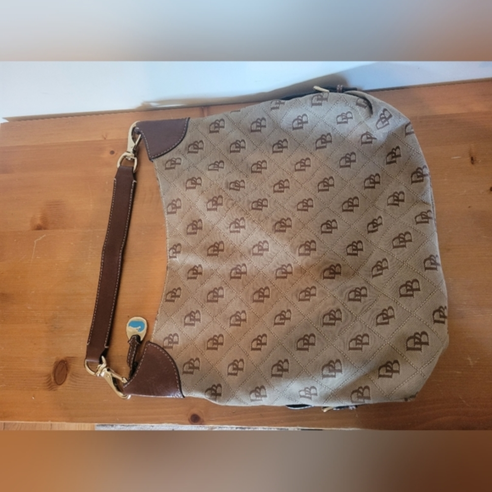 Dooney & Bourke XL Signature Hobo Shoulder Purse